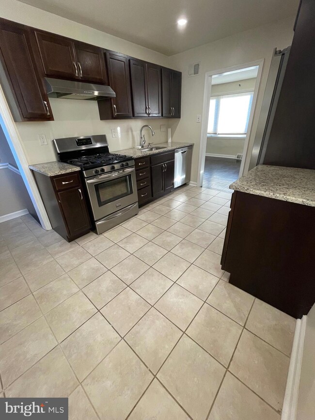 2704 Fair Oaks Ave, Hatboro, PA 19040 - photo 5