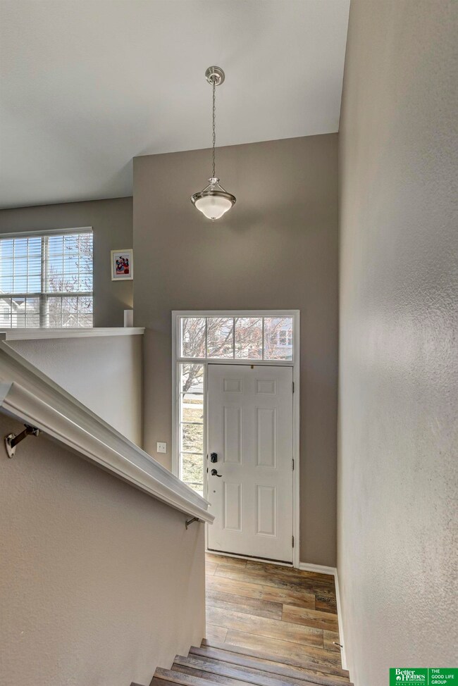 2302 S Mineral Dr, Papillion, NE 68046 - photo 5