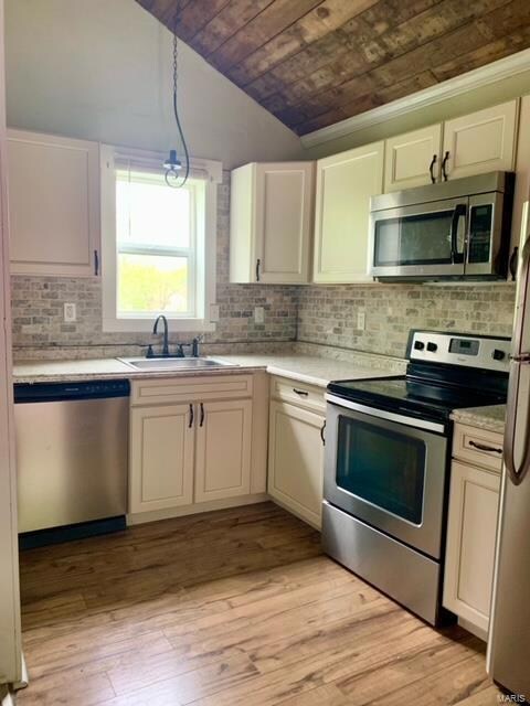 308 Swan St, Hannibal, MO 63401 - photo 3