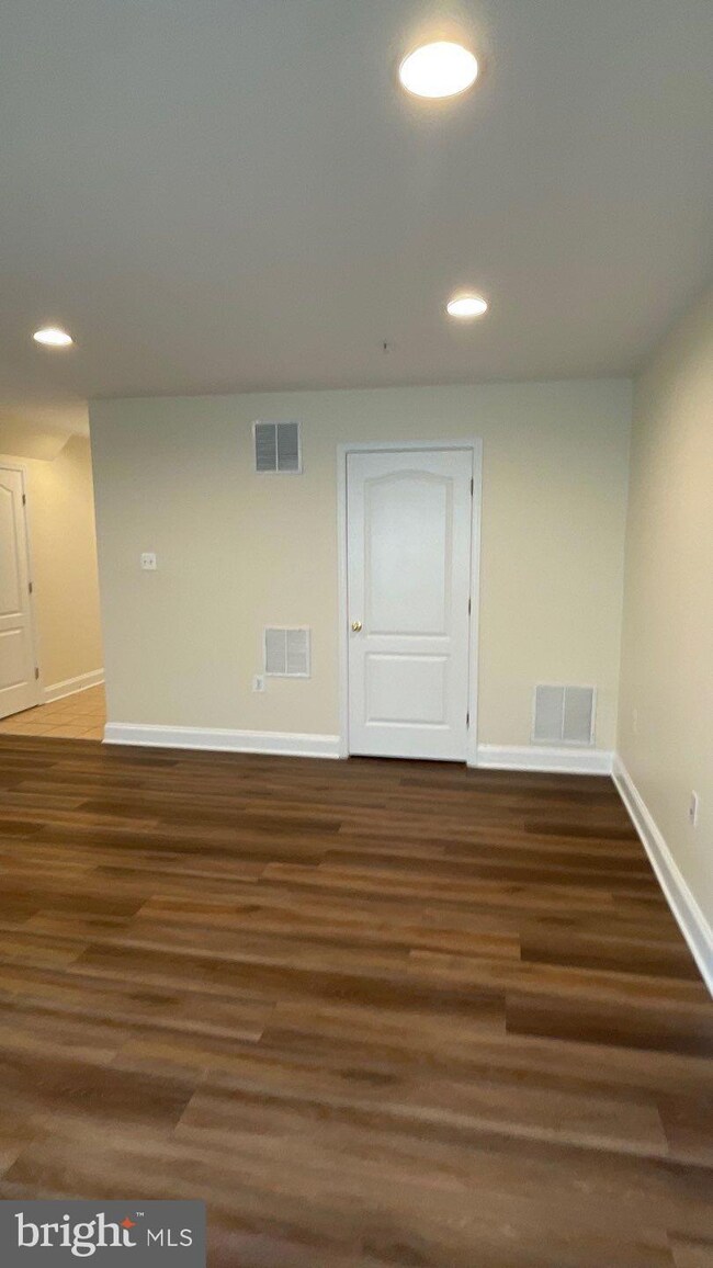 9115 Marlove Oaks Ln, Owings Mills, MD 21117 - photo 7