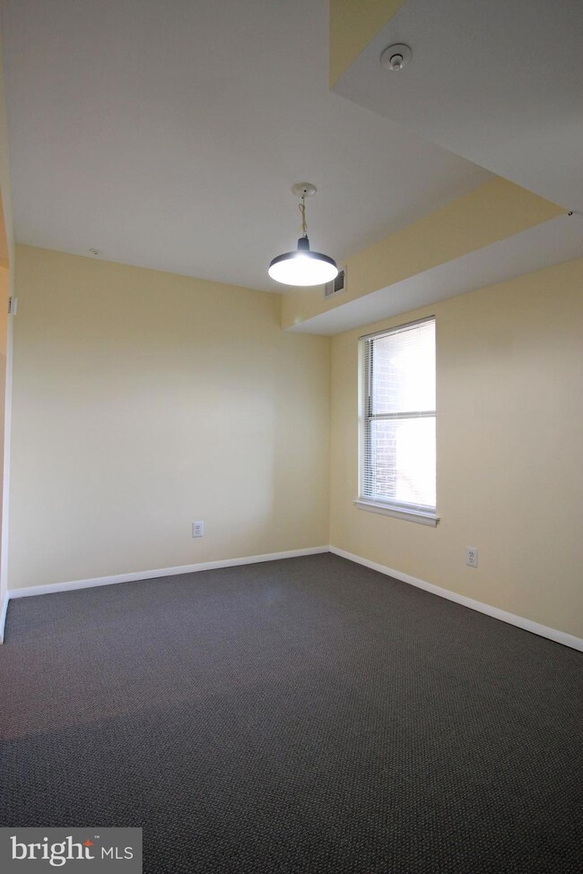 7900 Coriander Dr unit 303, Gaithersburg, MD 20879 - photo 5