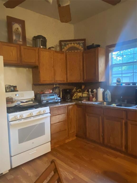 1301 N Weaver St, Gainesville, TX 76240 - photo 5