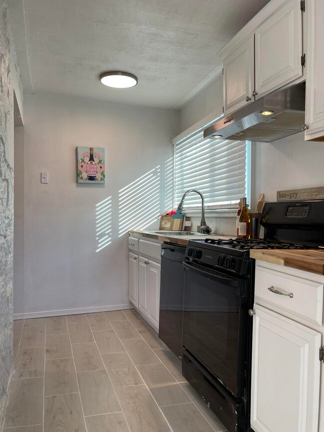 3900 Mobile Ave, El Paso, TX 79930 - photo 7