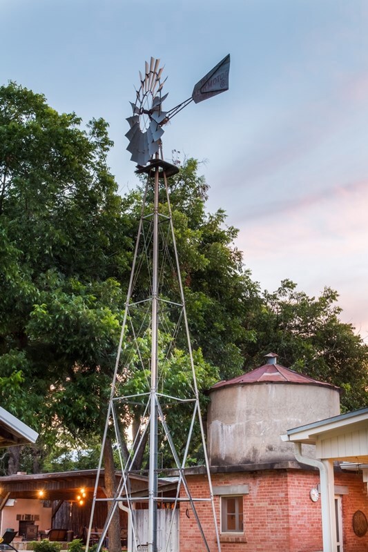 609 W Austin St, Fredericksburg, TX 78624 - photo 6