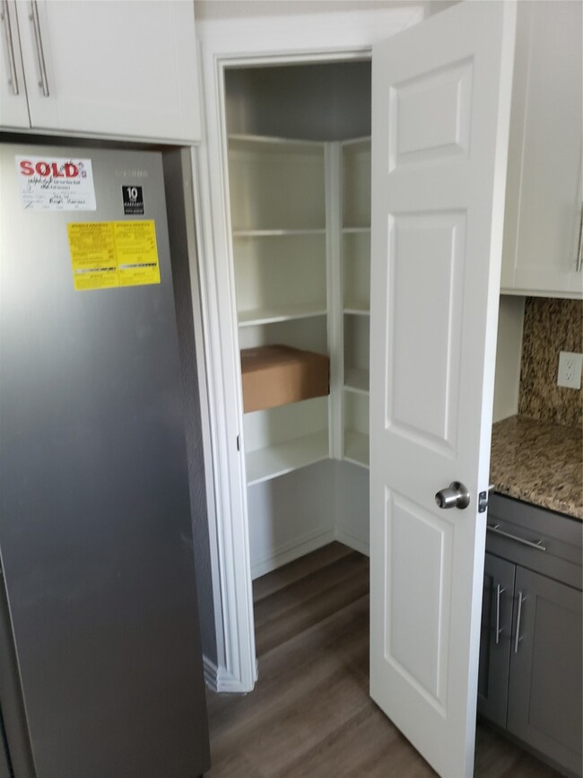 8407 Venus St, Houston, TX 77088 - photo 4