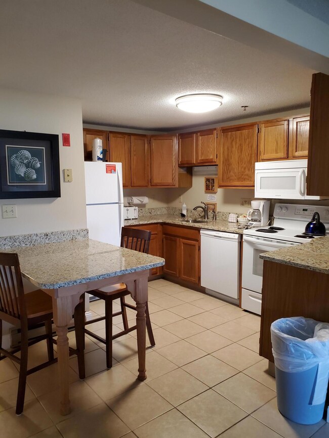 1373 Post Rd unit 9B, Wells, ME 04090 - photo 5