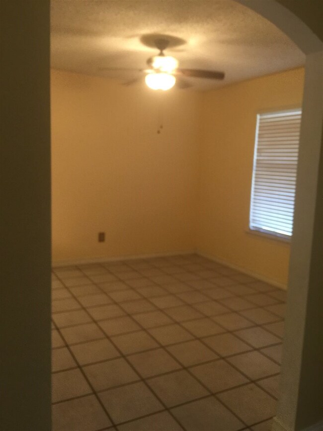 204 Green Jay Ln, Laredo, TX 78045 - photo 6