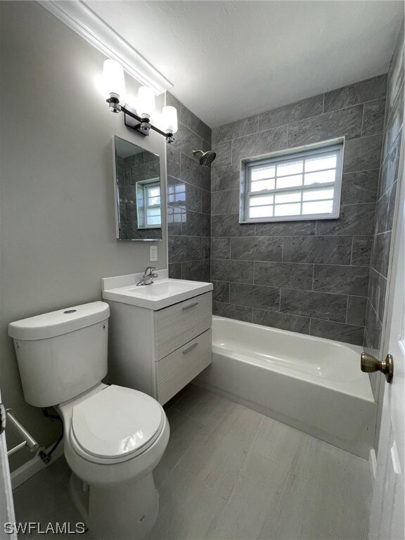 1061 Sperling Ave, Naples, FL 34103 - photo 4