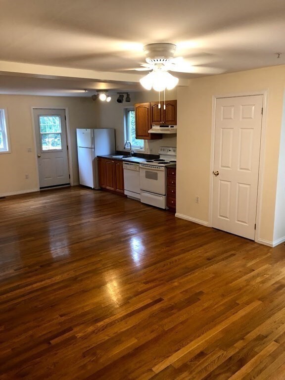 323 Central St unit A, Acton, MA 01720 - photo 5