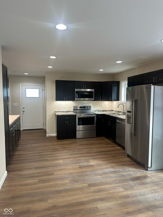 2122 Fletcher St, Anderson, IN 46016 - photo 7