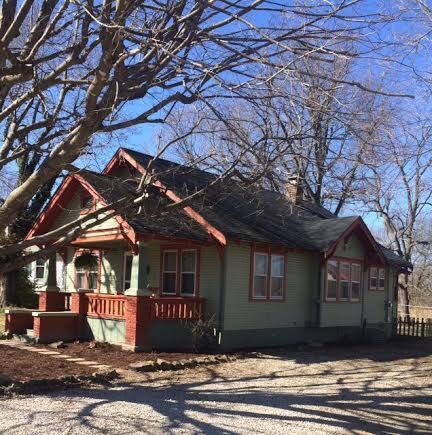Adorable Bungalow style