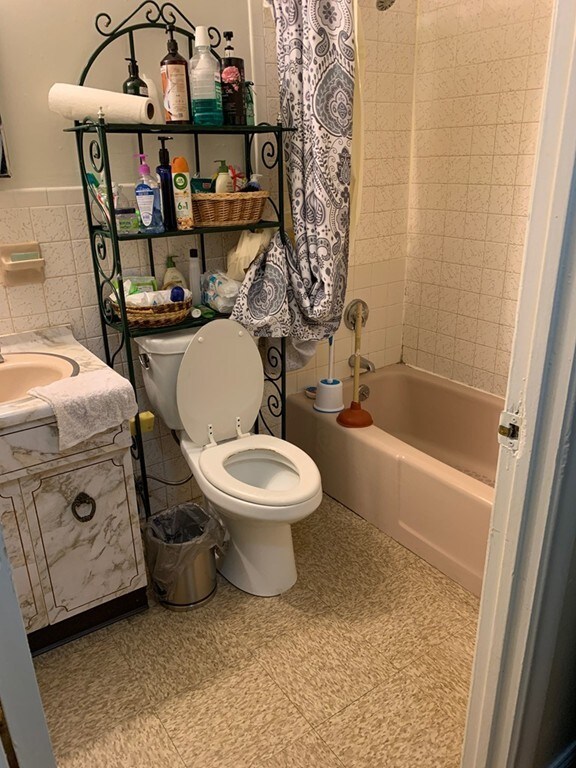 270 E Haverhill St unit 4, Lawrence, MA 01841 - photo 4