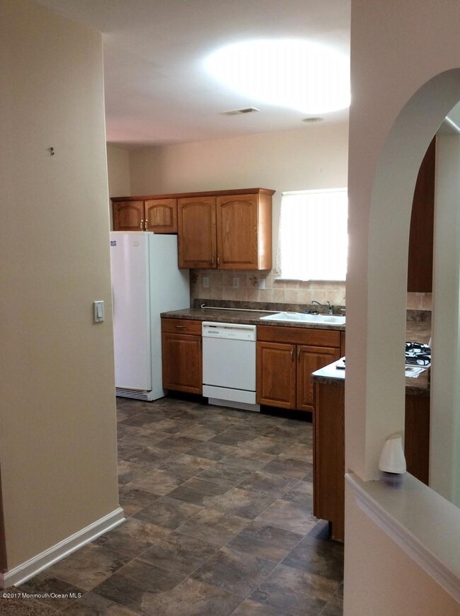 77 Eleanor Rd, Manchester, NJ 08759 - photo 6