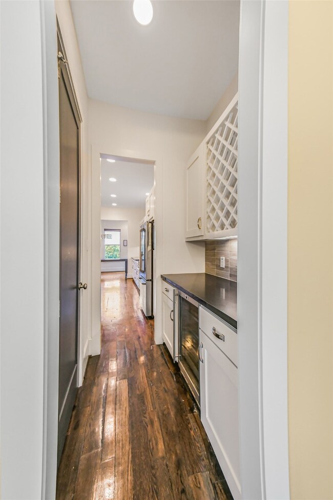 2102 Cheshire Ln, Houston, TX 77018 - photo 5