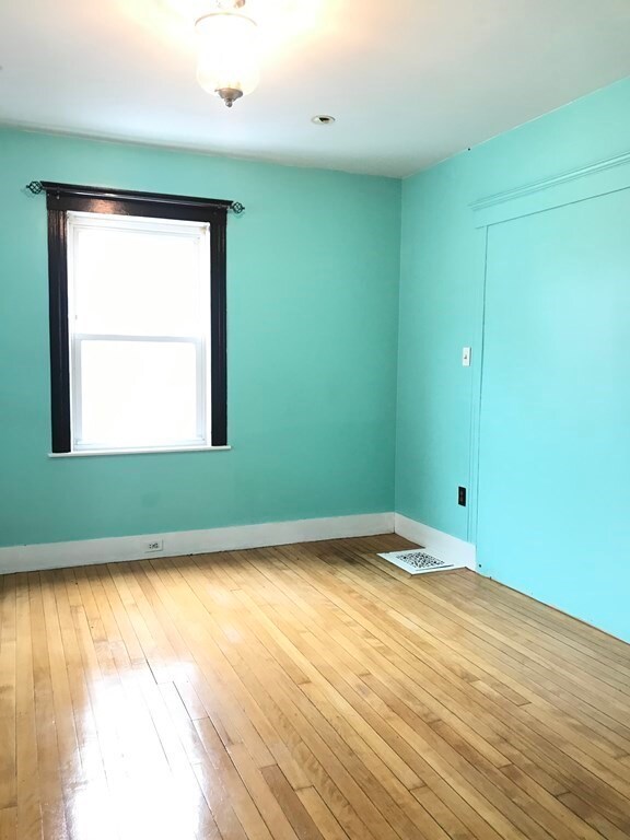 73 Farrington St unit 1/F, Quincy, MA 02170 - photo 5