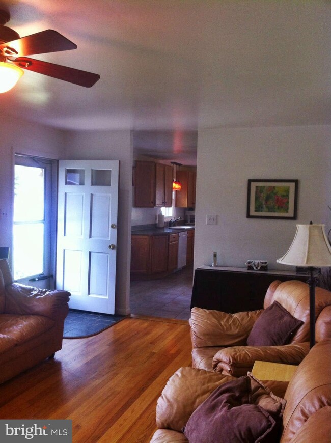 10907 Rosewood Dr, Hagerstown, MD 21740 - photo 5