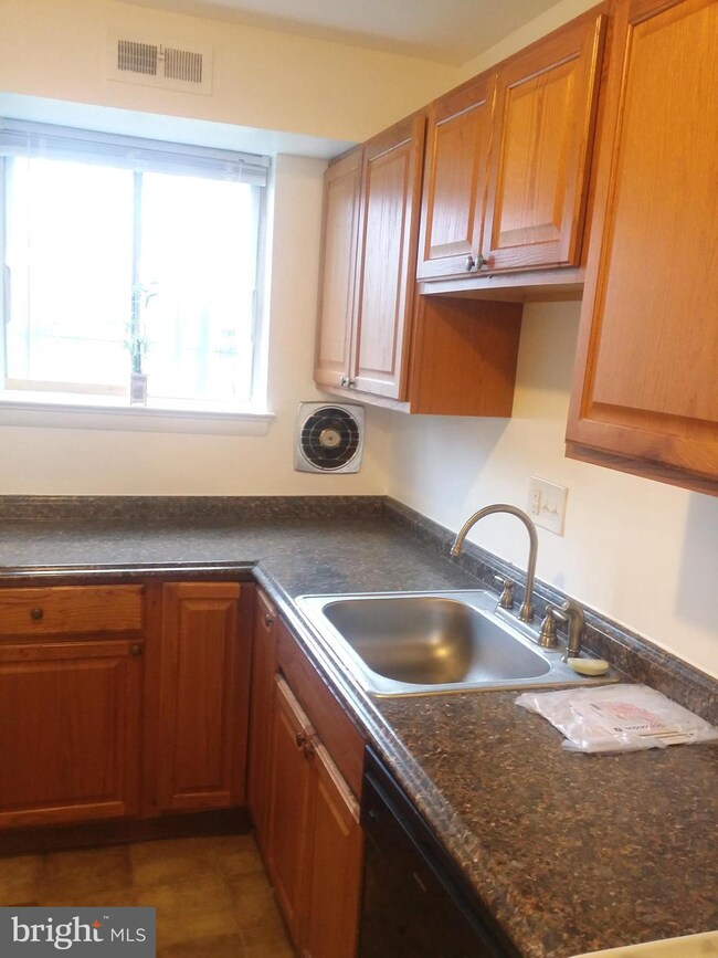 11326 APT #103 Cherry Hill Rd unit N-2, Beltsville, MD 20705 - photo 3