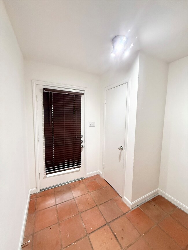 3912 Mandell St, Houston, TX 77006 - photo 4