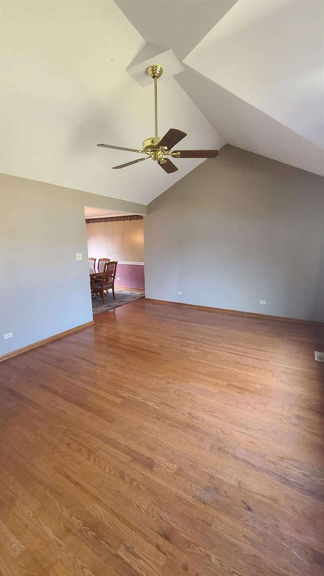 2924 Acorn Ct, Crown Point, IN 46307 - photo 4