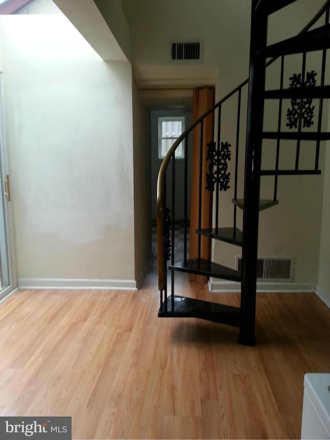 615 S Bradford St, Baltimore, MD 21224 - photo 4