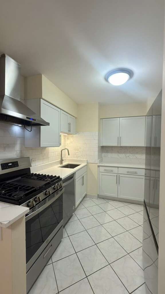 1453 N Winslowe Dr unit 303, Palatine, IL 60074 - photo 2