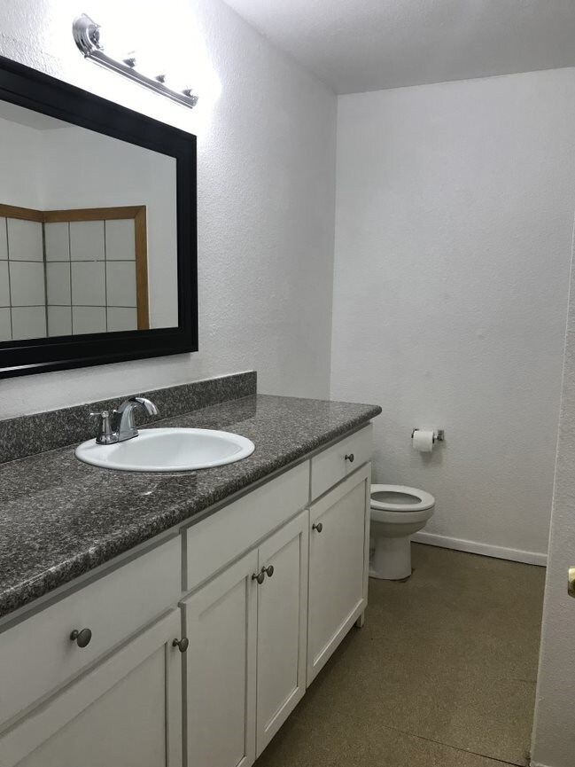 718 Willow St, Waller, TX 77484 - photo 7