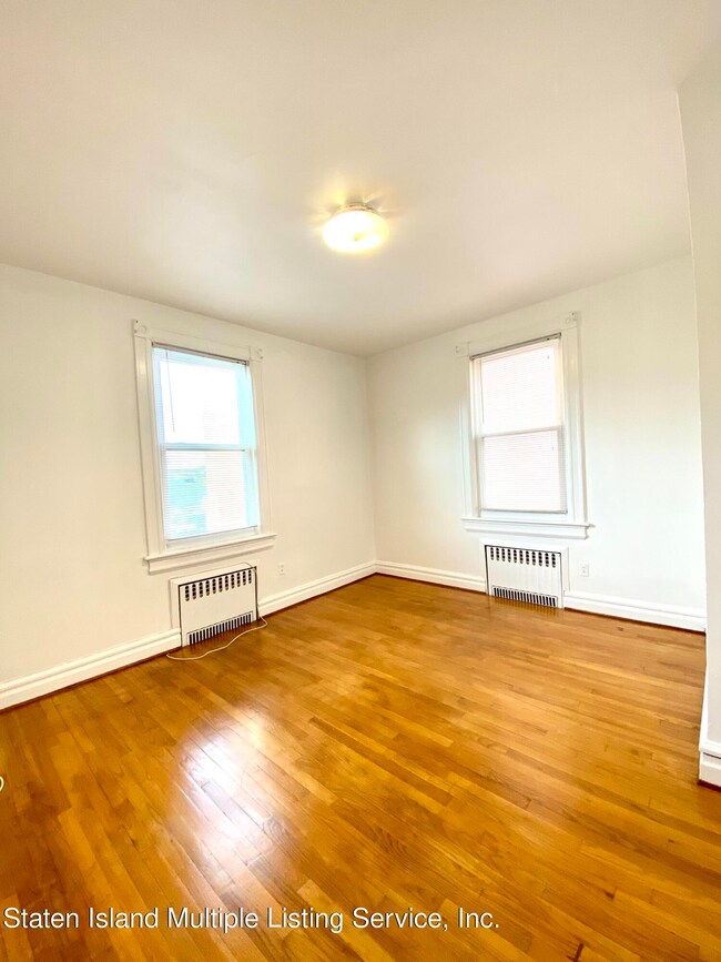 845 Targee St unit 2, Staten Island, NY 10304 - photo 3