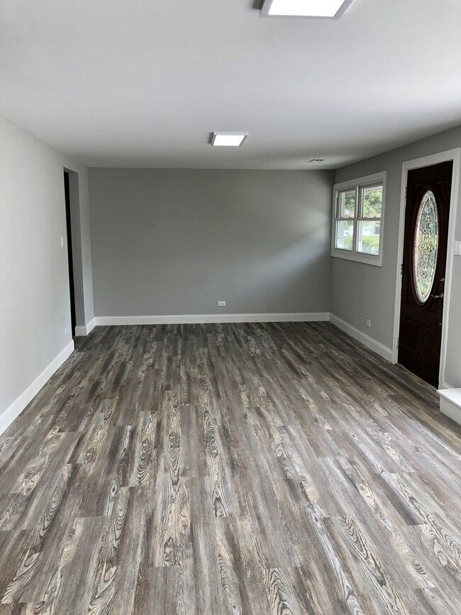 18010 Thomas Ln, Country Club Hills, IL 60478 - photo 3