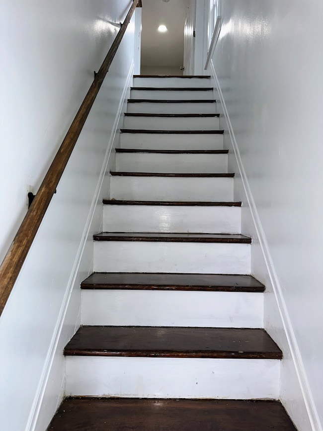 34 Bulkeley Place, New London, CT 06320 - photo 5