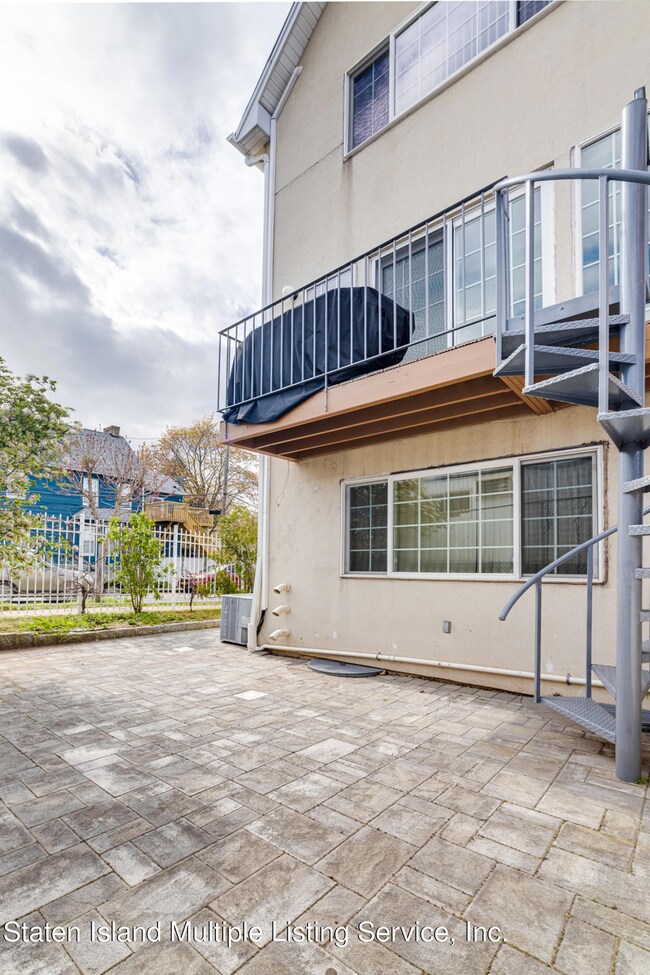 14 Waterview Ct, Staten Island, NY 10305 - photo 5