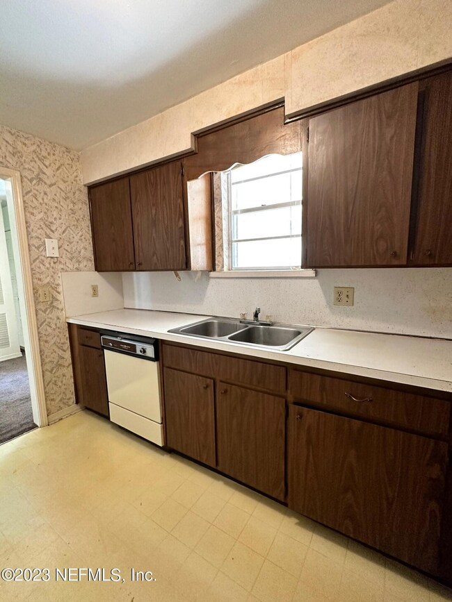 1714 El Prado Rd unit 1, Jacksonville, FL 32216 - photo 2