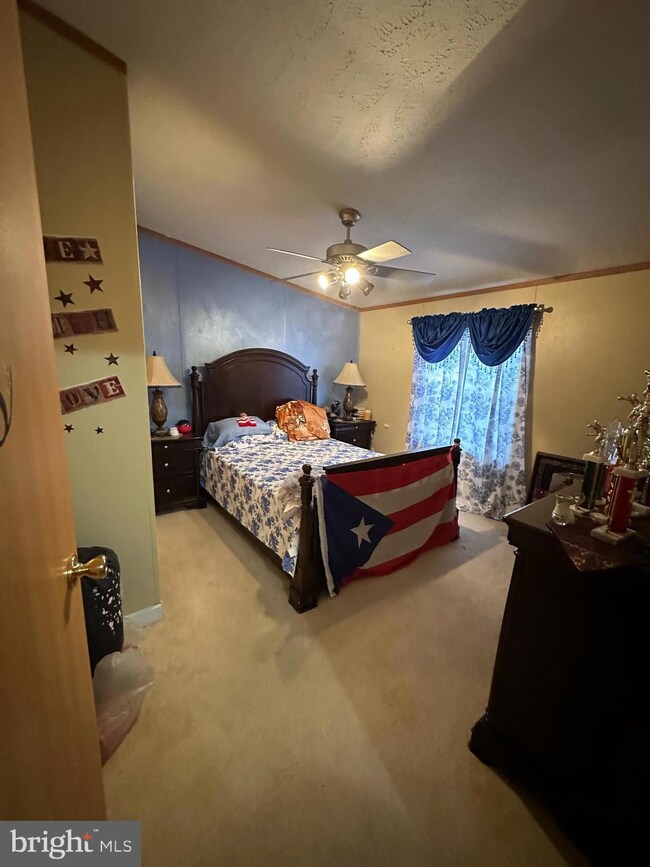 60 Valley View Trailer Park, Reading, PA 19605 - photo 7