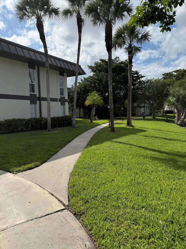 1 Greenway Village N unit 205, Royal Palm Beach, FL 33411 - photo 2