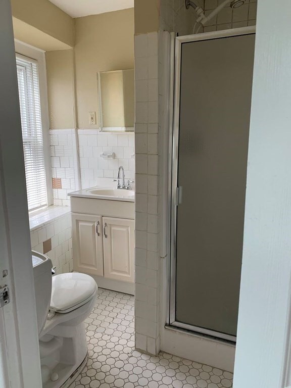 844 Canterbury St unit 3R, Boston, MA 02131 - photo 7