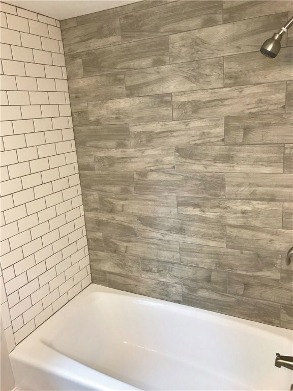 Shower/Tub