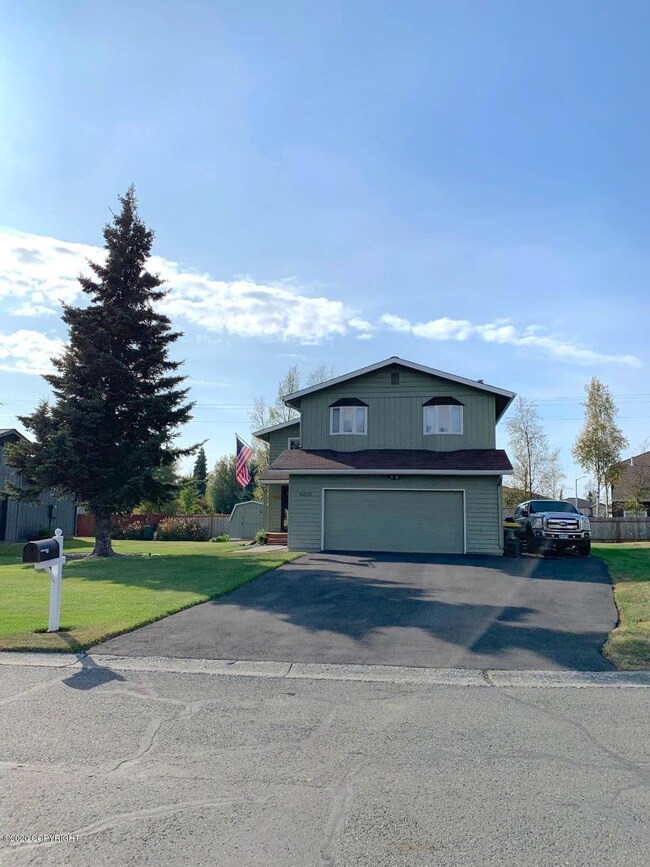 Exterior Front Summer