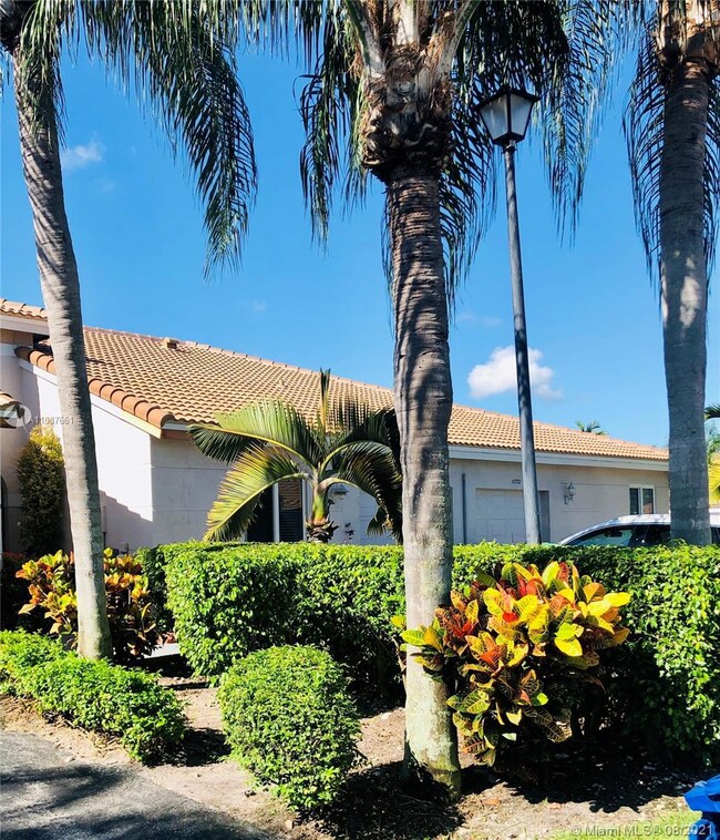 11764 SW 17th Ct, Miramar, FL 33025 - photo 3