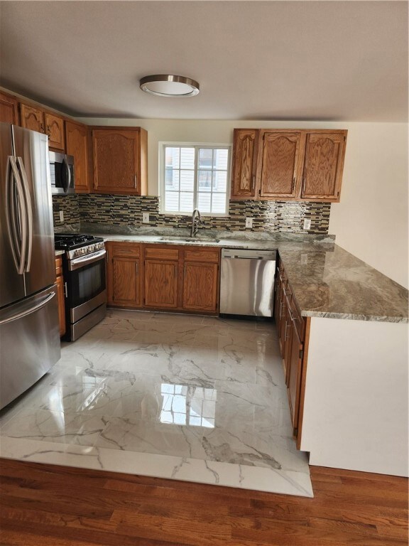 94 Cleveland St, Pawtucket, RI 02860 - photo 4