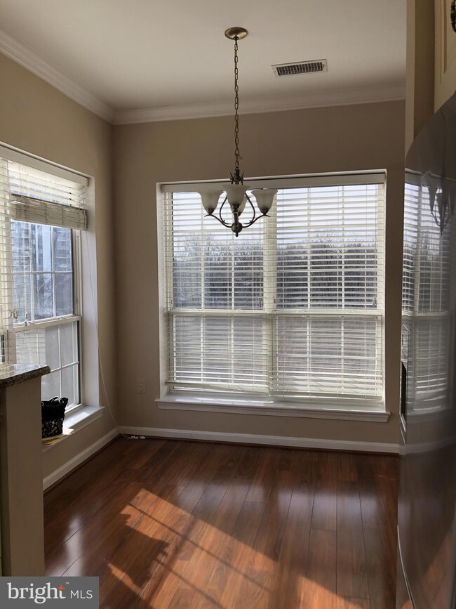 4550 Strutfield Ln unit 2417, Alexandria, VA 22311 - photo 5