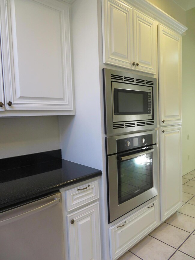 STAINLESS APPLIANCES