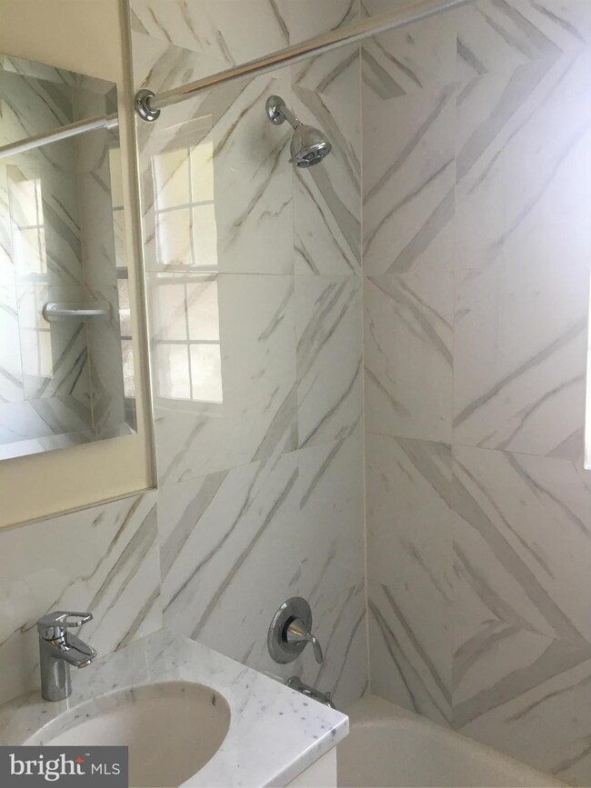 1808 16th St N unit 2, Arlington, VA 22209 - photo 5