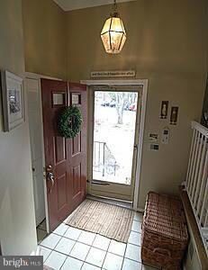 6801 Wild Rose Ct, Springfield, VA 22152 - photo 3