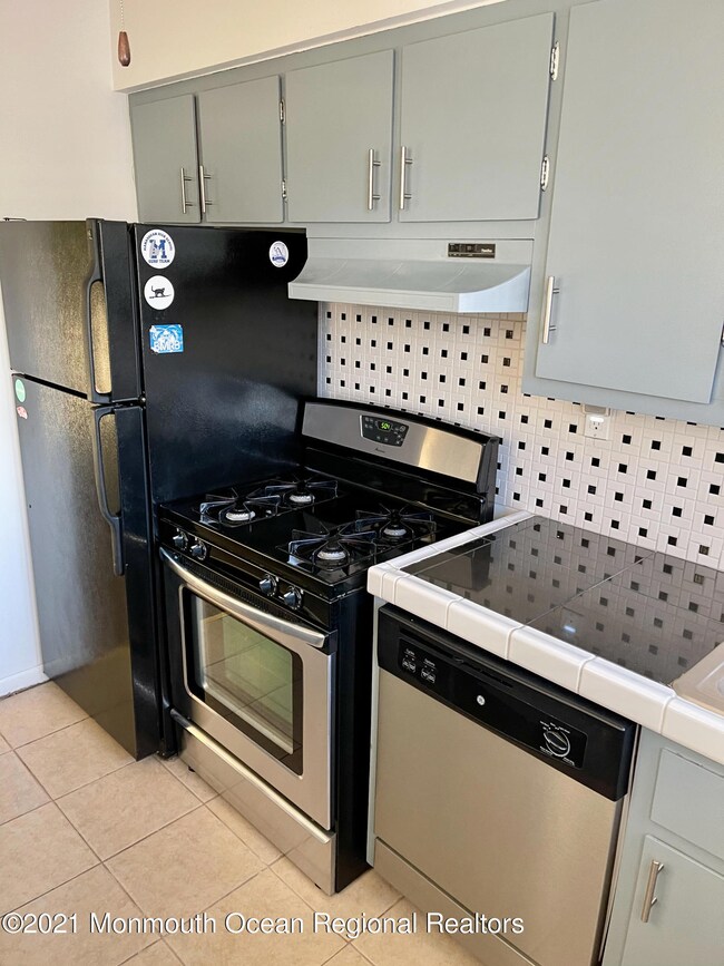 207 New Jersey 71 unit 2, Spring Lake, NJ 07762 - photo 5