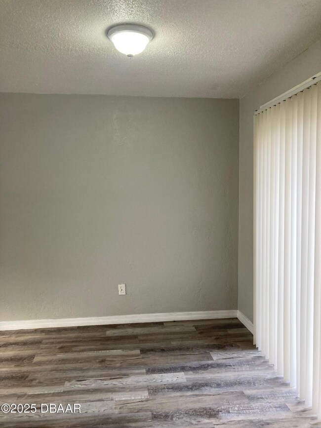 Living-Dining Room (2)