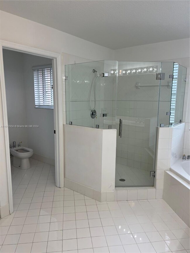 11345 NW 72nd Ln, Doral, FL 33178 - photo 2