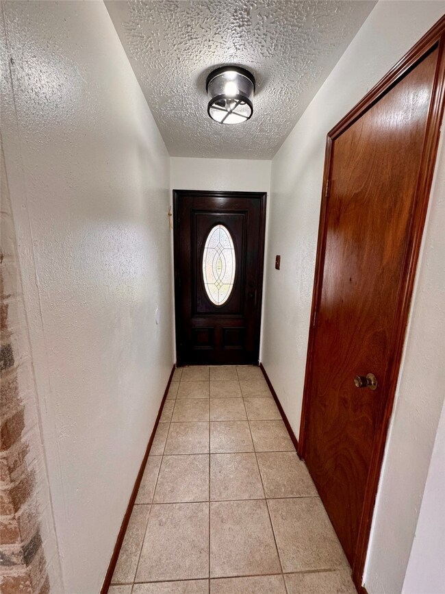 16514 Pebbleglen Dr, Houston, TX 77095 - photo 2