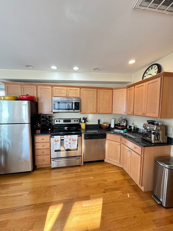 157 M St unit 3, Boston, MA 02127 - photo 4