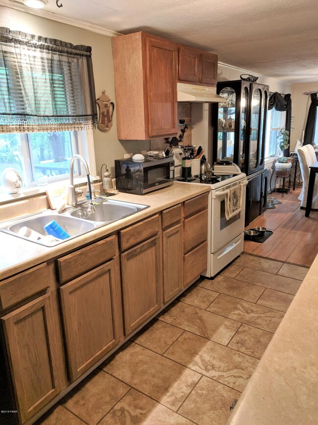 389 Wild Acres Dr, Dingmans Ferry, PA 18328 - photo 7