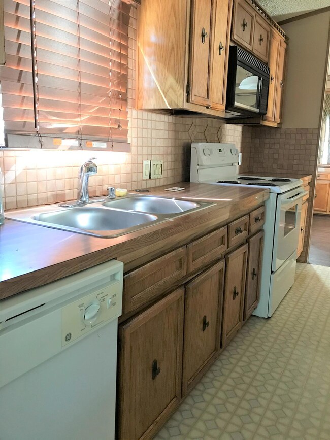 101 W Antelope St, Mandan, ND 58554 - photo 6