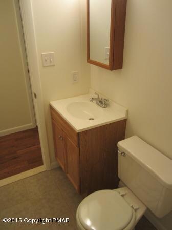 127 Apple Dr, Milford, PA 18337 - photo 2